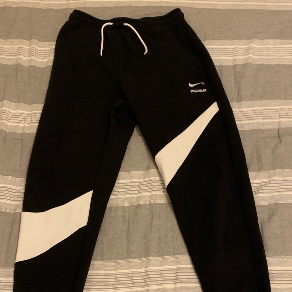 Men’s Swoosh Nike Sweatpants